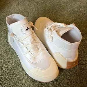 adidas by Stella McCartney

Treino Mid
SKU 9522302